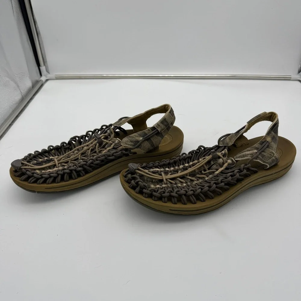 Keen uneek sandals